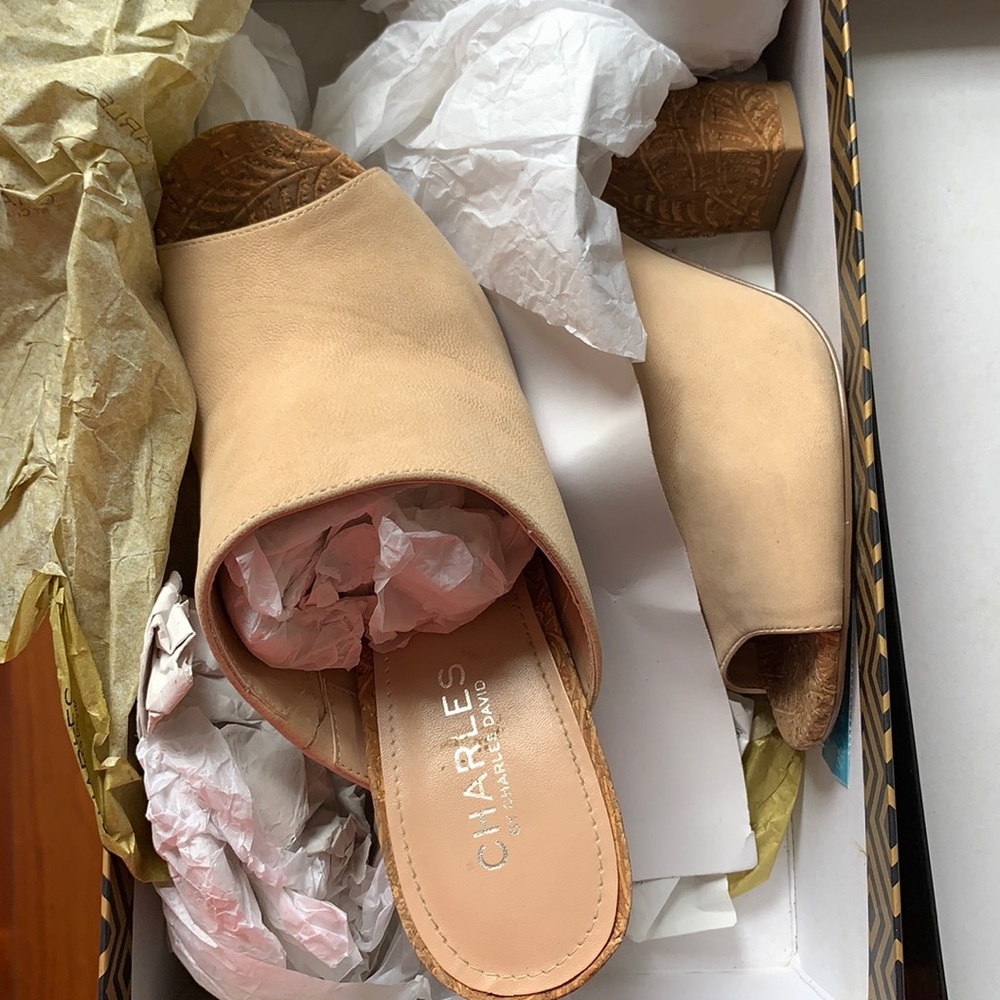 Upper mules in suede-leather with cork heels